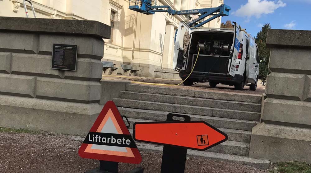 Utförande av fasadtvätt åt företag.